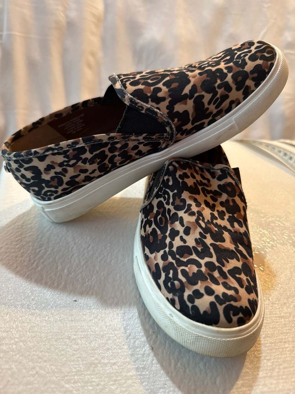Steve Madden Symba Size 6.5M Leopard Print Slip On Shoes - Picture 3 of 6